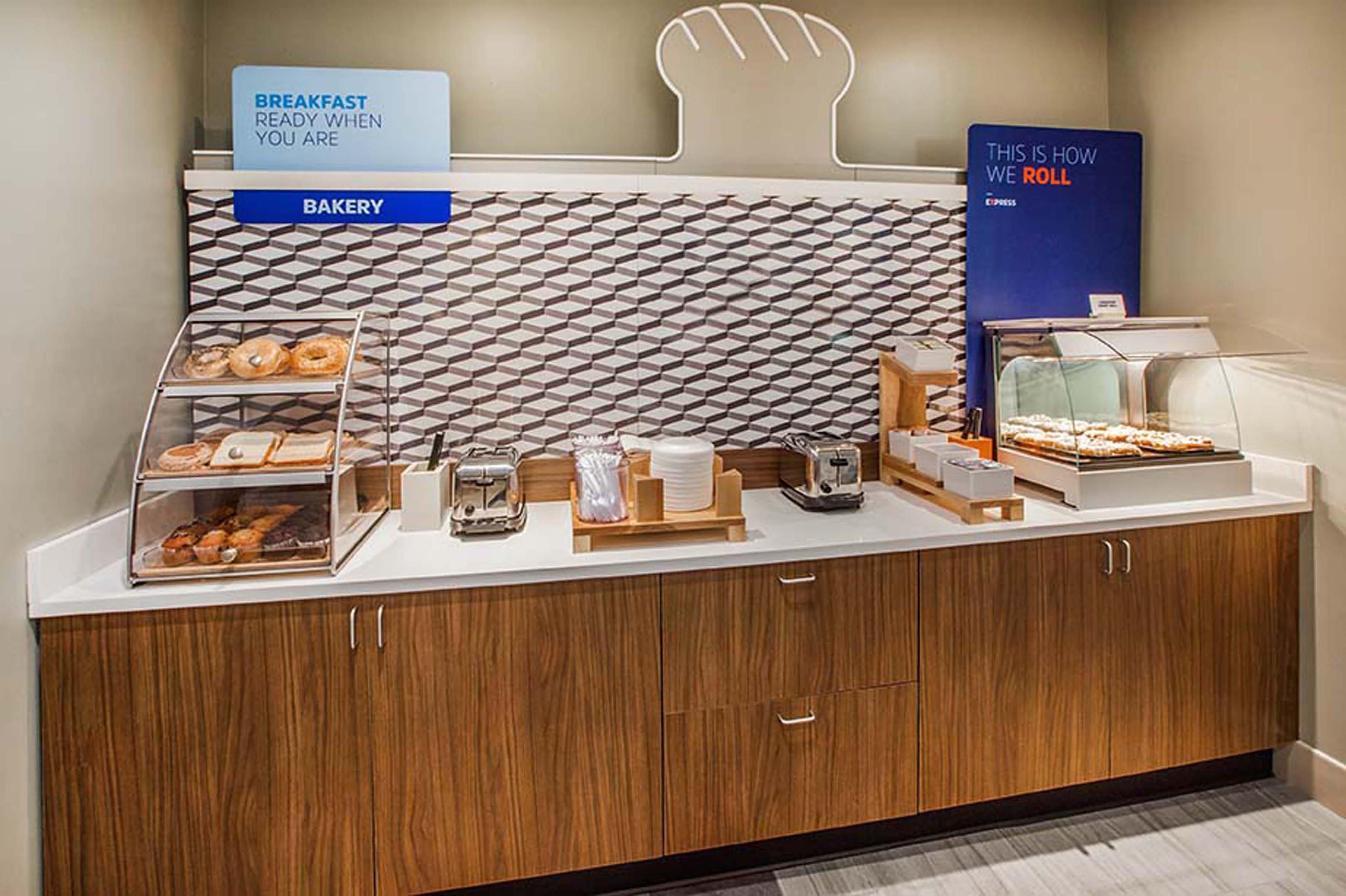 Holiday Inn Express Hotel & Suites Laurinburg By Ihg Exteriör bild