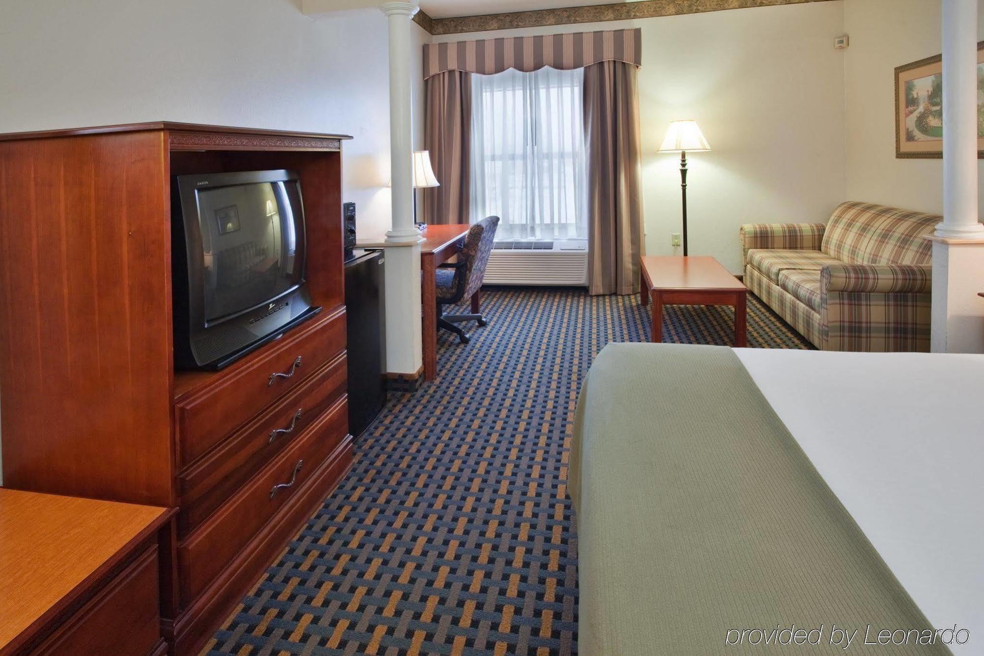 Holiday Inn Express Hotel & Suites Laurinburg By Ihg Rum bild