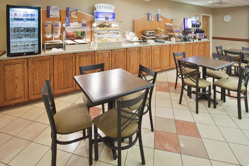 Holiday Inn Express Hotel & Suites Laurinburg By Ihg Exteriör bild